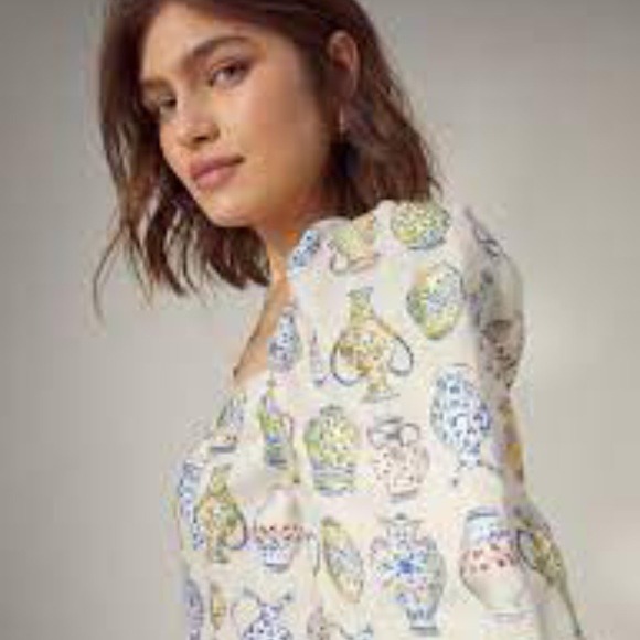 WILFRED Aritzia Linen Smocked Puff Sleeve FATALE Vase Print Blouse XS - Picture 3 of 7